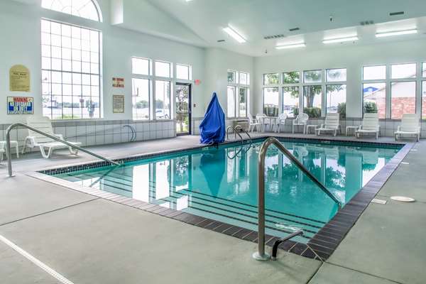 Pool - Quality Inn Moore - I-35, Exit 118