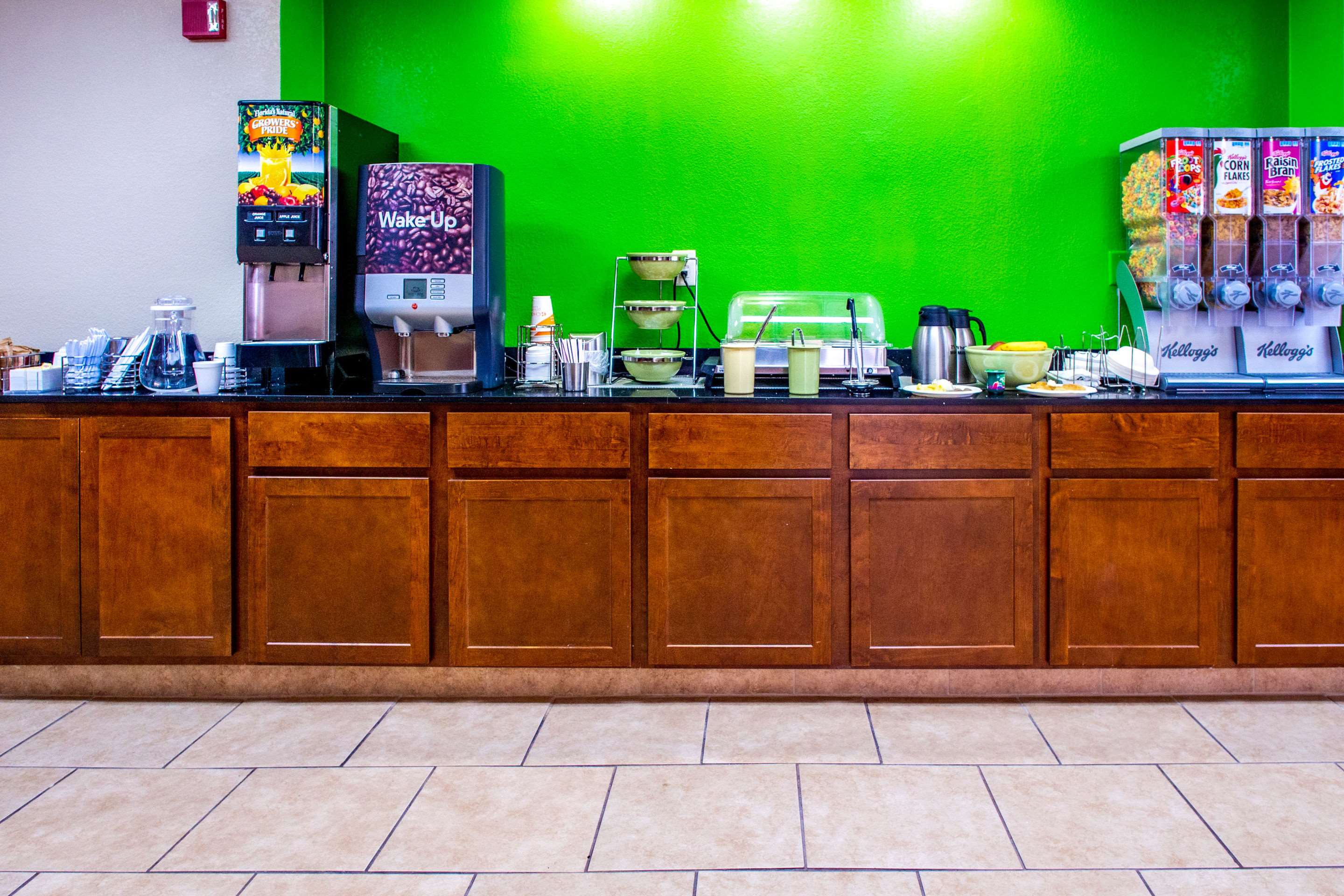 Breakfast area
