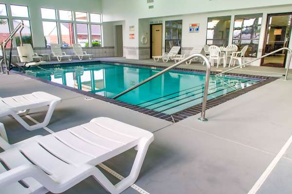 Pool - Quality Inn Moore - I-35, Exit 118
