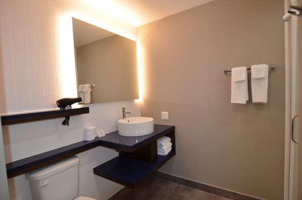  - GLo Best Western Downtown Enid Hotel