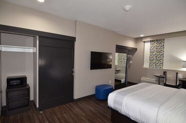  - GLo Best Western Downtown Enid Hotel
