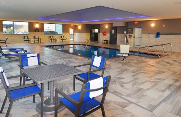 Pool - GLo Best Western Downtown Enid Hotel