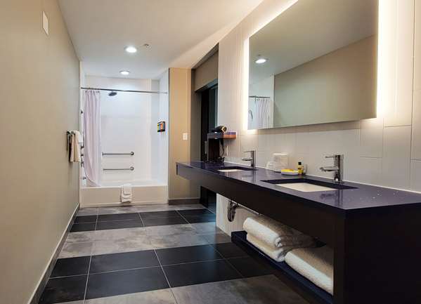  - GLo Best Western Downtown Enid Hotel