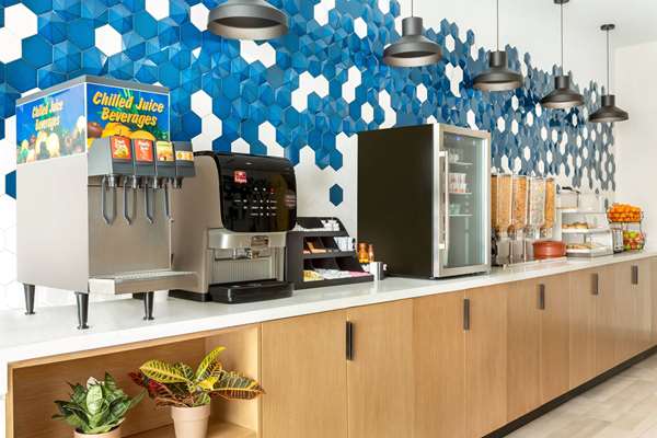  - La Quinta Inn & Suites Richmond - I-69, Exit 104