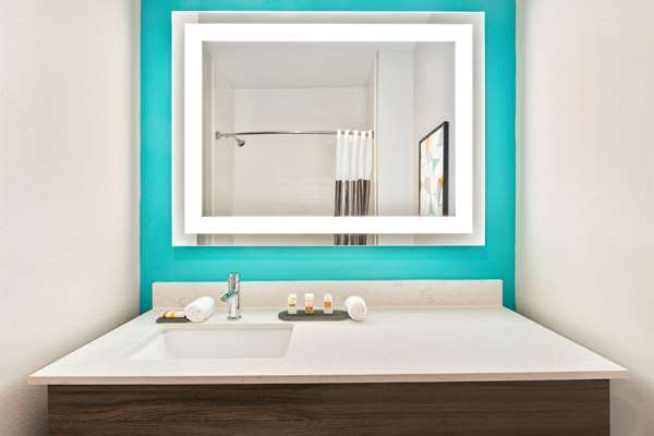  - La Quinta Inn & Suites Richmond - I-69, Exit 104