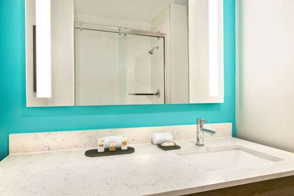  - La Quinta Inn & Suites Richmond - I-69, Exit 104