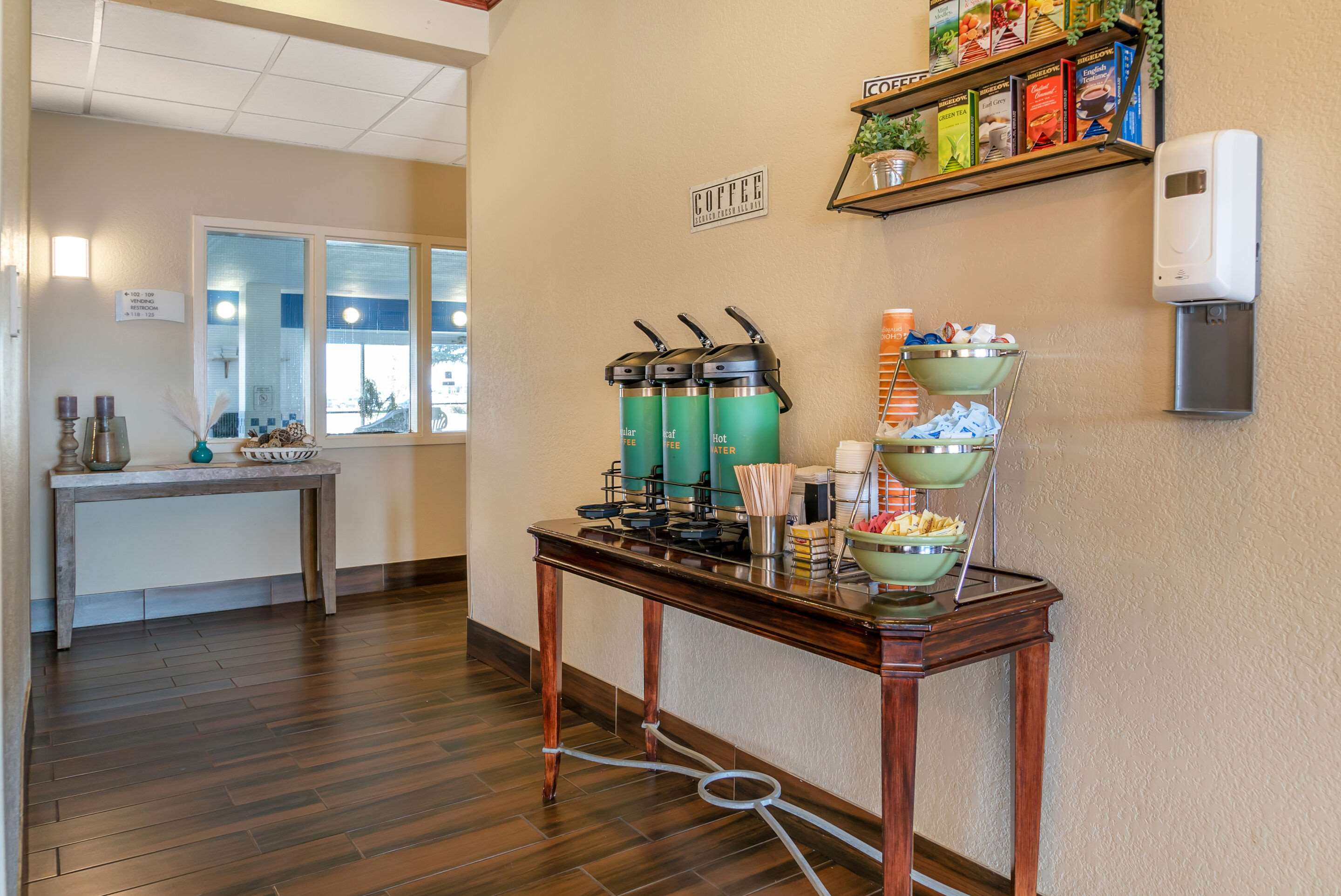 Lobby | Quality Inn & Suites
