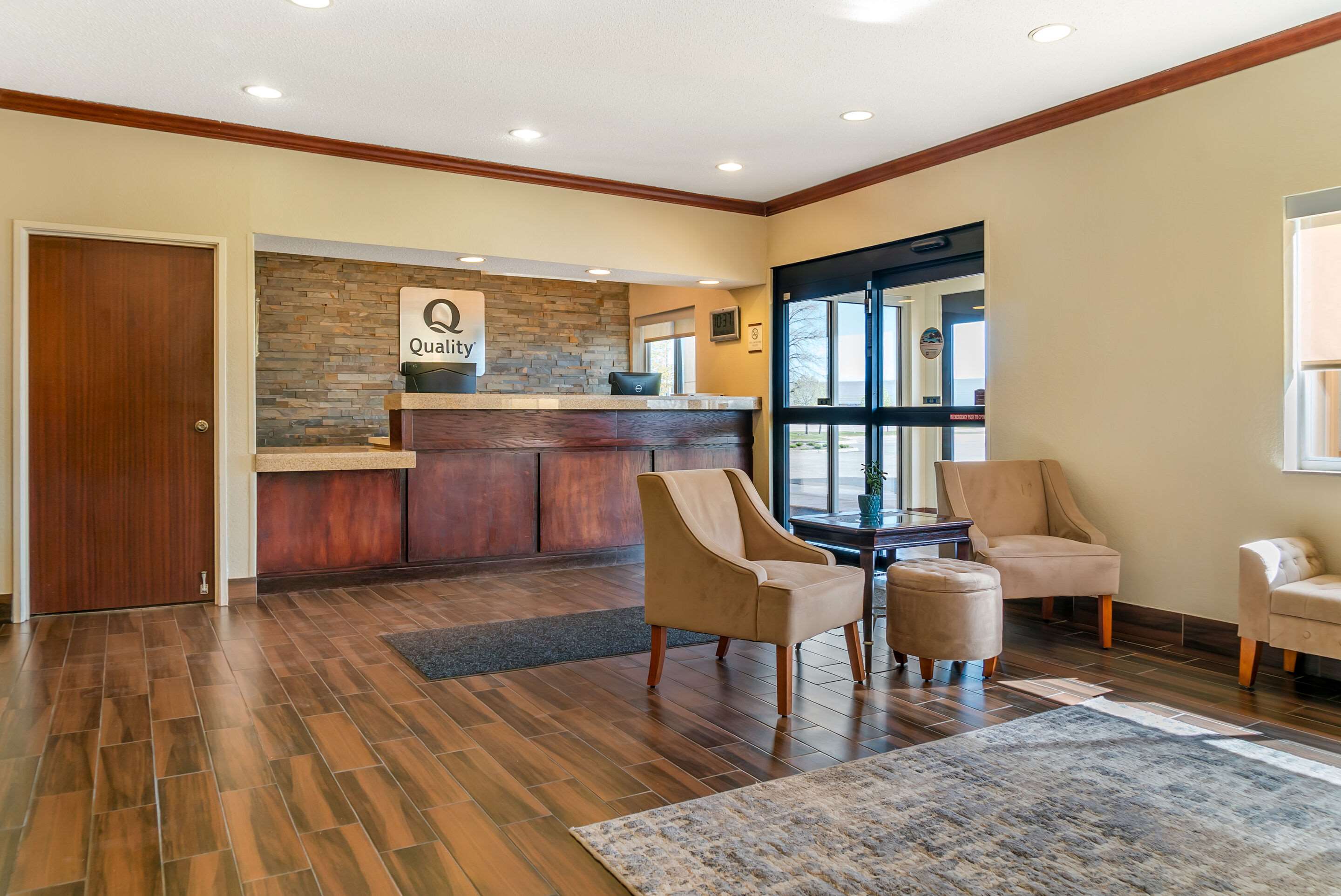 Hotel lobby | Quality Inn & Suites