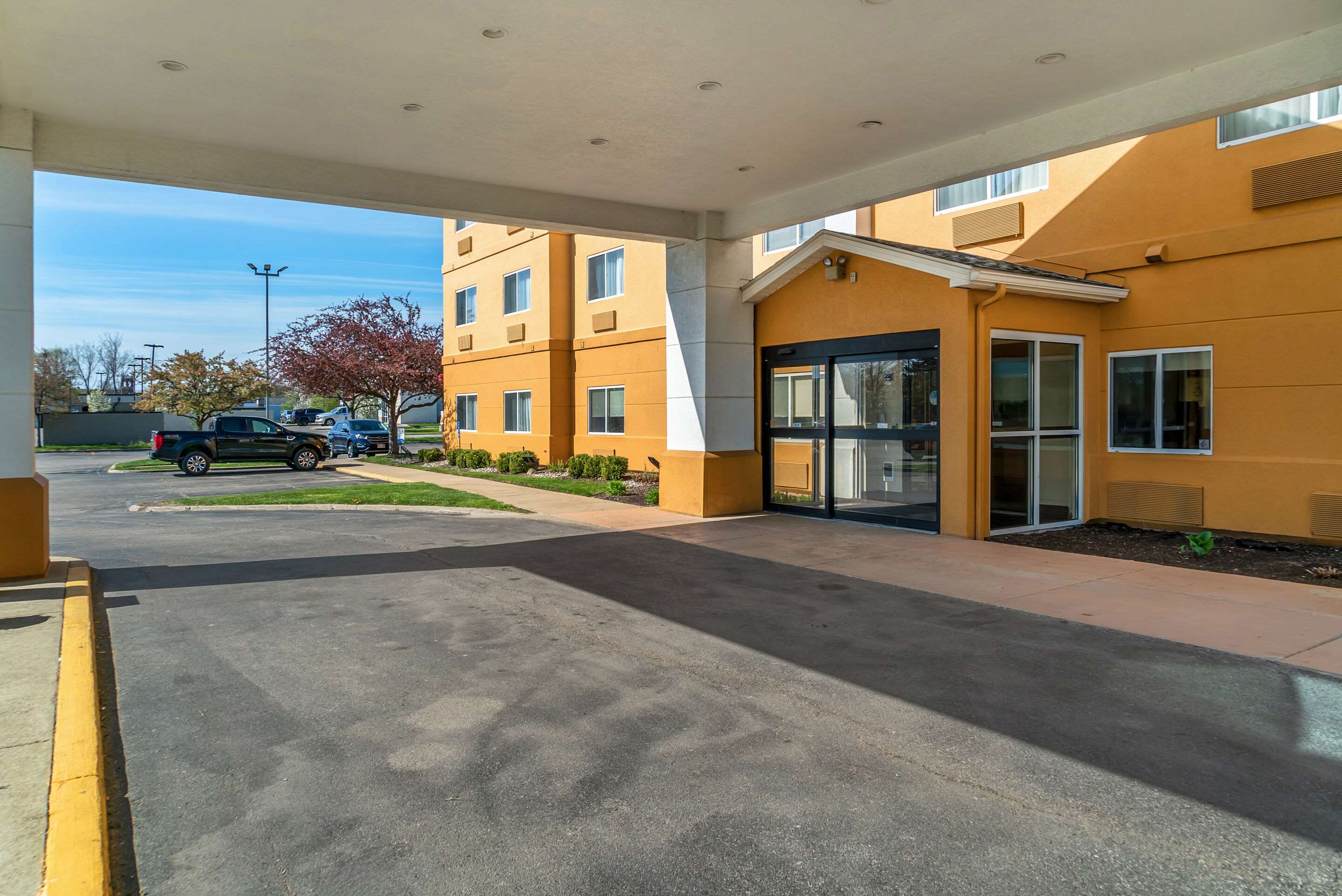 Hotel exterior | Quality Inn & Suites