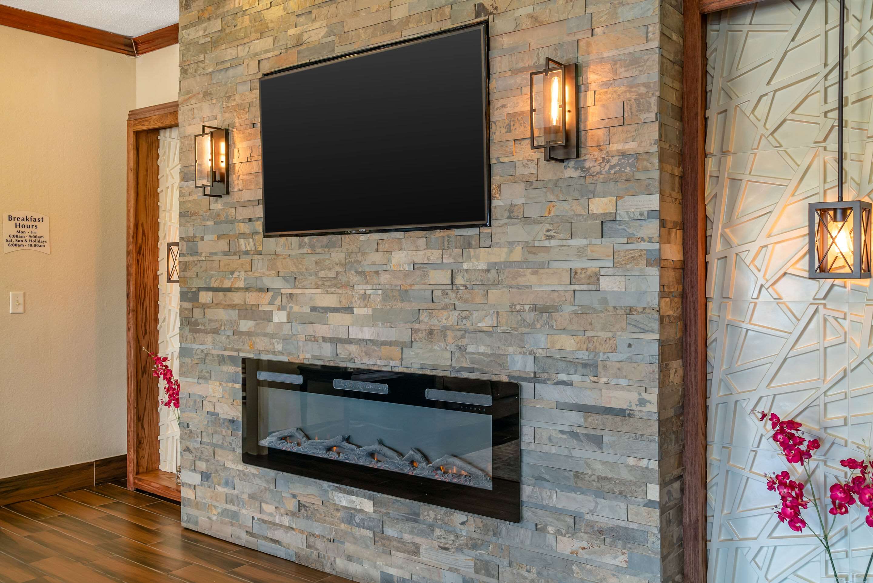 Lobby | Quality Inn & Suites