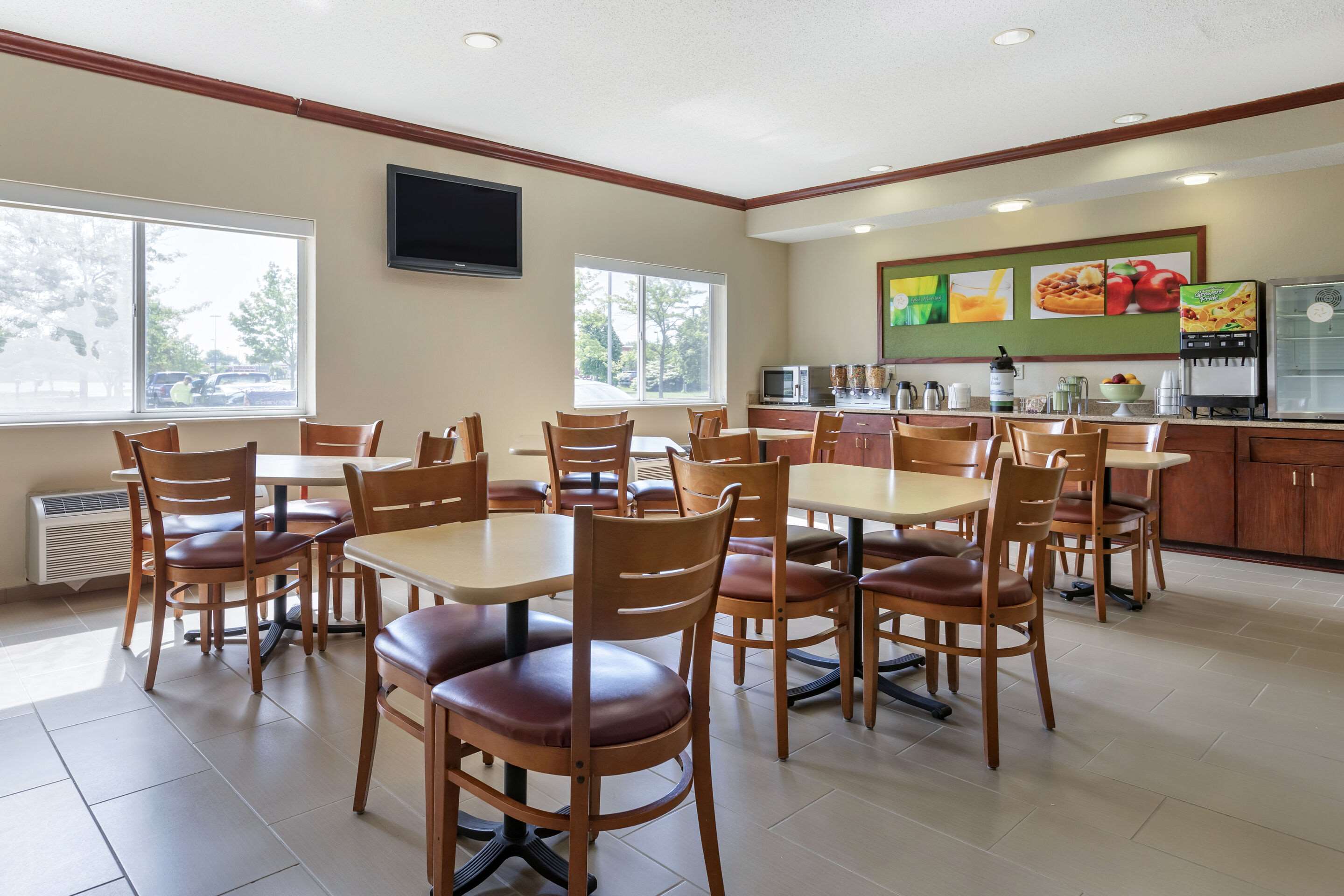 Breakfast area | Quality Inn & Suites