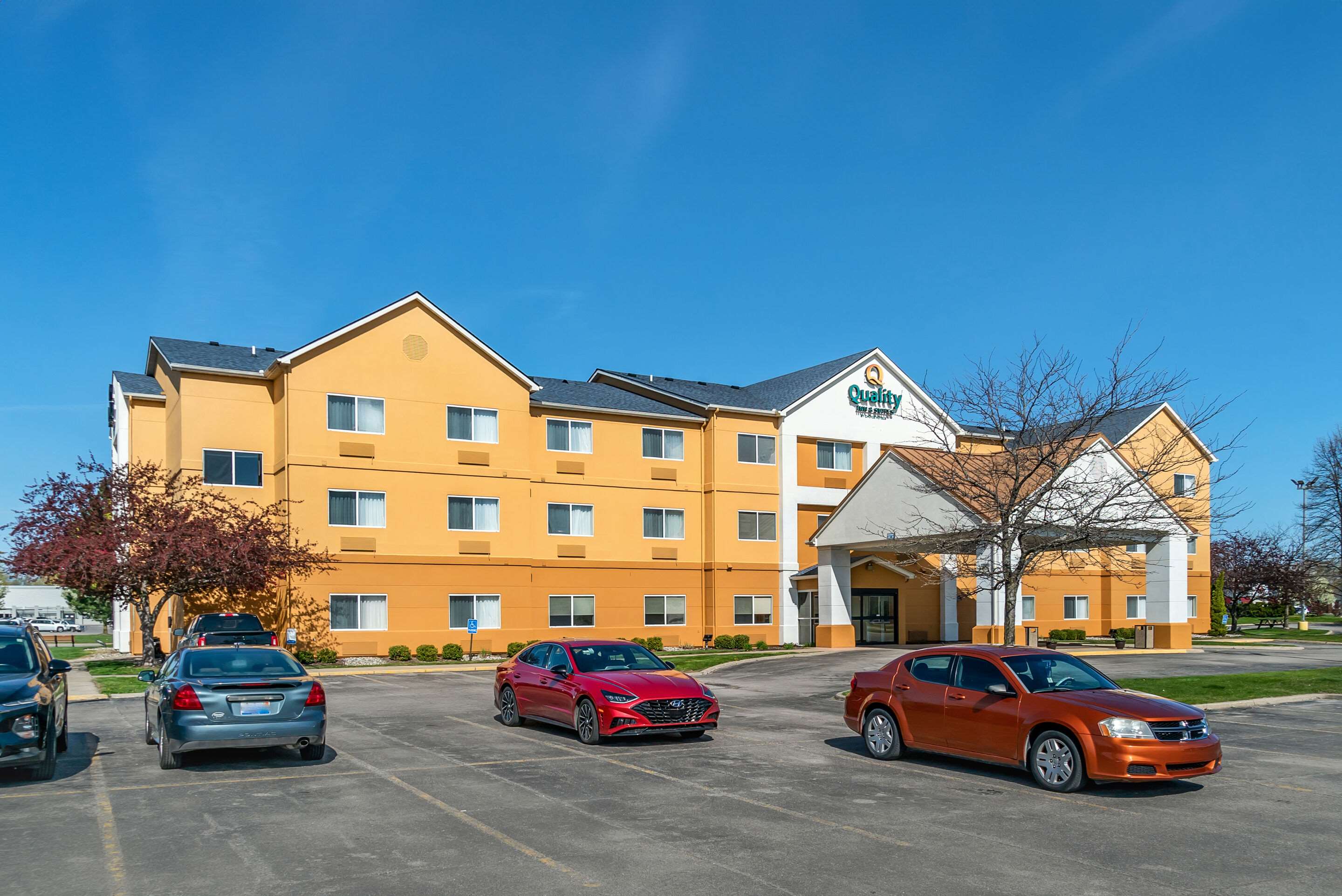 Hotel exterior | Quality Inn & Suites
