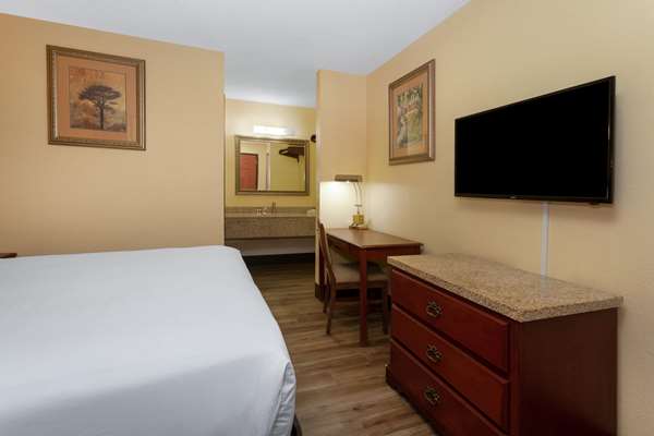  - Travelodge East Albuquerque - I-40, Exit 166