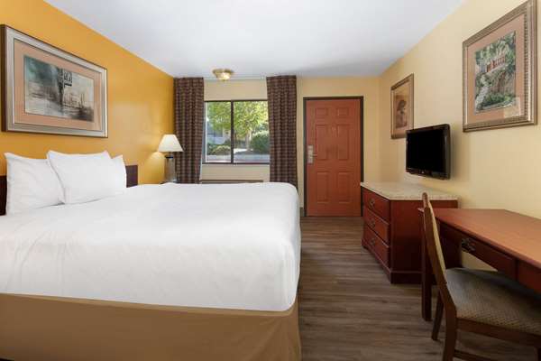  - Travelodge East Albuquerque - I-40, Exit 166