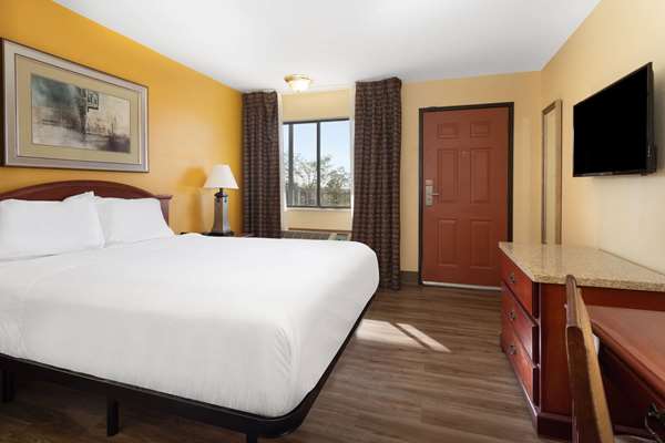  - Travelodge East Albuquerque - I-40, Exit 166