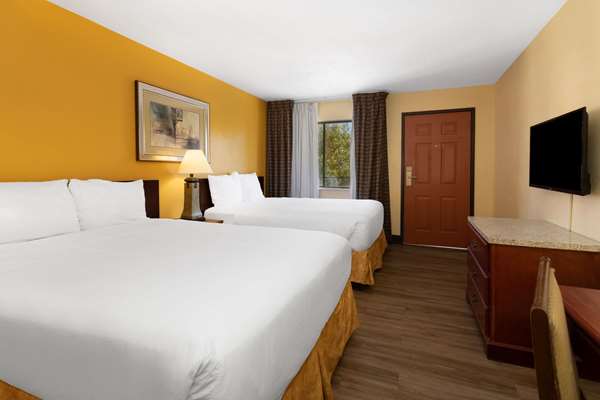  - Travelodge East Albuquerque - I-40, Exit 166