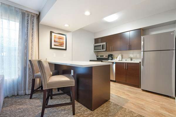  - Chase Suite Hotel Brea