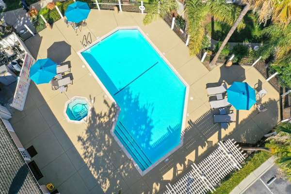 Pool - Chase Suite Hotel Newark