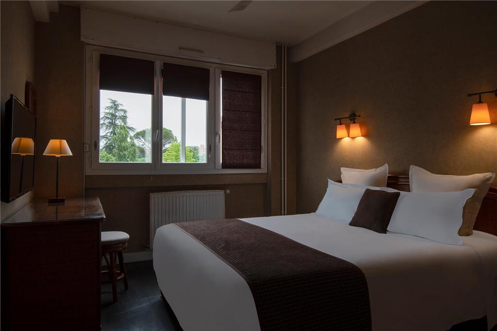 THEORIGINALS CITY RIVE DROITE-guestroom-Guest Room,On-Site.jpg