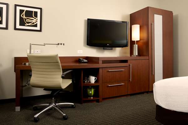  - Hyatt Place Hotel Royal Oak - I-75, Exit 62