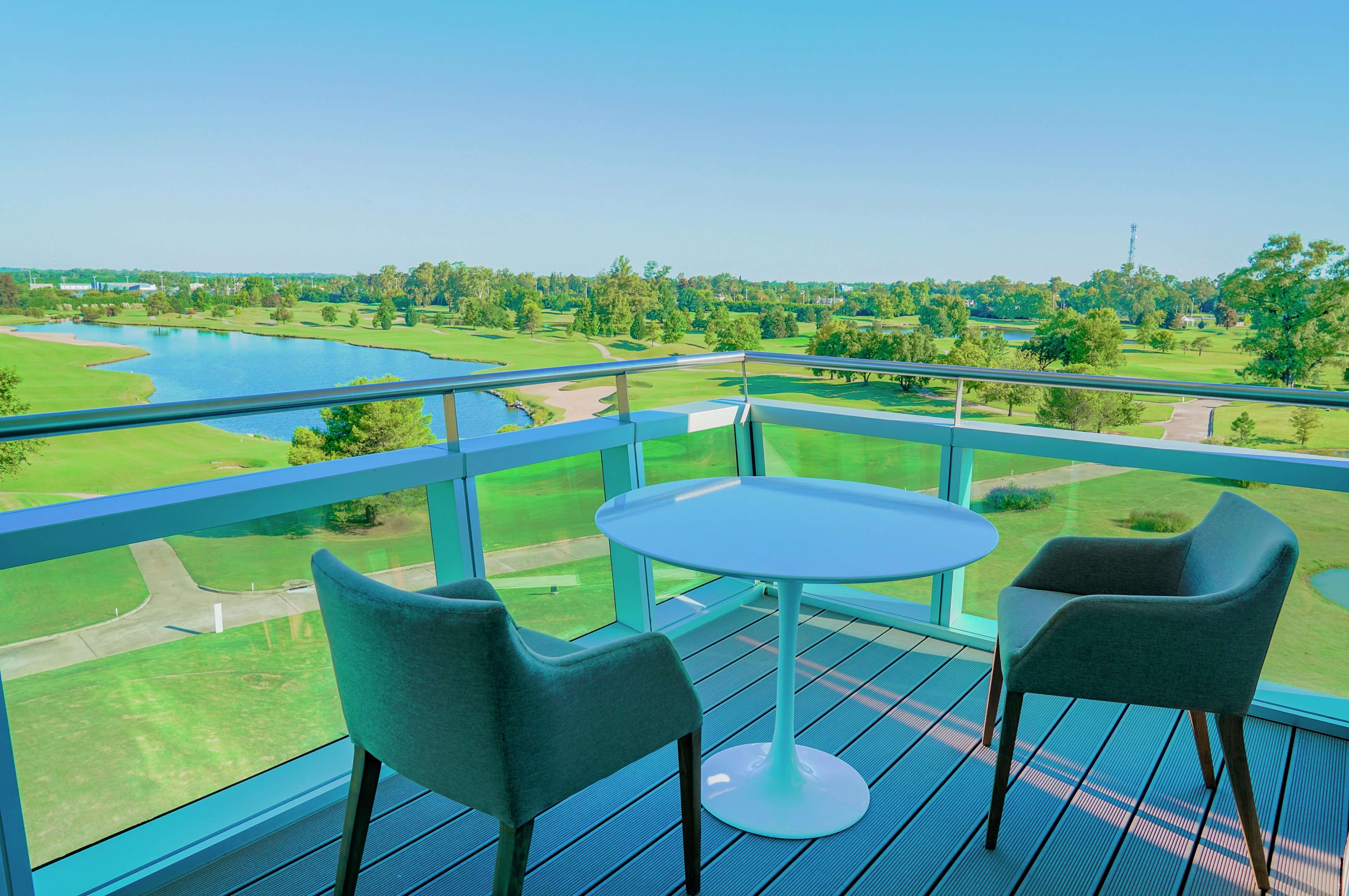 Hilton Pilar Room Type - CORNER TERRACE SUITE KING