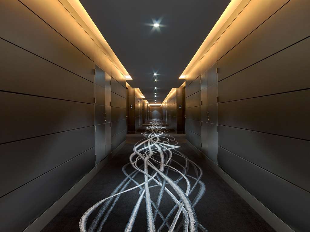 V Hotel, Curio Collection by Hilton