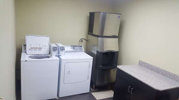  - SureStay Plus Hotel by Best Western Blue Springs - I-70, Exit 20