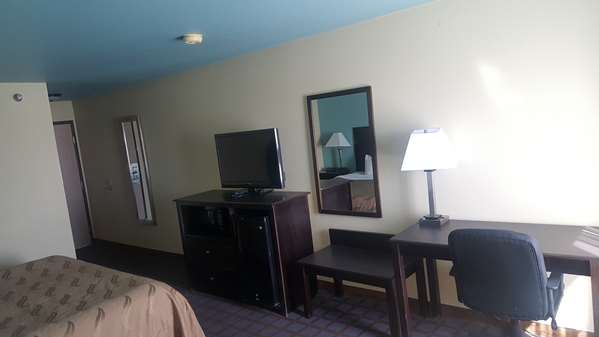  - SureStay Plus Hotel by Best Western Blue Springs - I-70, Exit 20