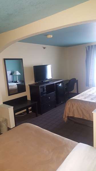  - SureStay Plus Hotel by Best Western Blue Springs - I-70, Exit 20