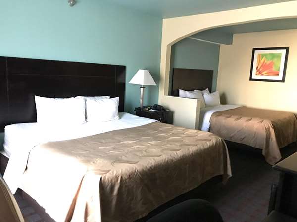  - SureStay Plus Hotel by Best Western Blue Springs - I-70, Exit 20