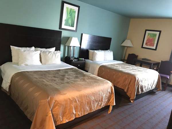  - SureStay Plus Hotel by Best Western Blue Springs - I-70, Exit 20