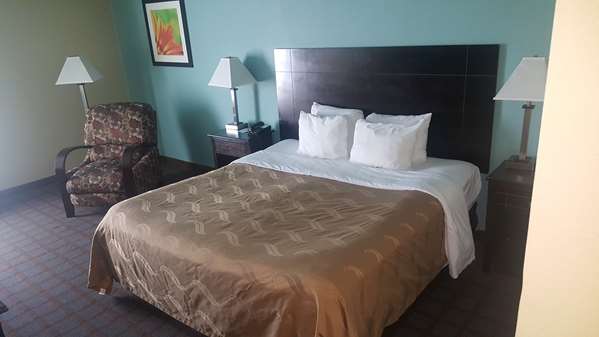  - SureStay Plus Hotel by Best Western Blue Springs - I-70, Exit 20