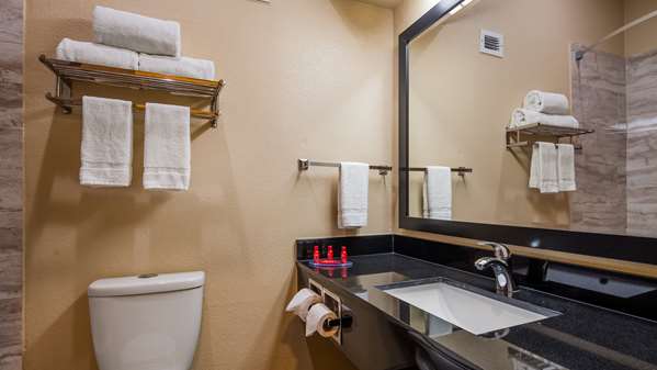  - SureStay Plus Hotel by Best Western Blue Springs - I-70, Exit 20