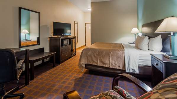  - SureStay Plus Hotel by Best Western Blue Springs - I-70, Exit 20