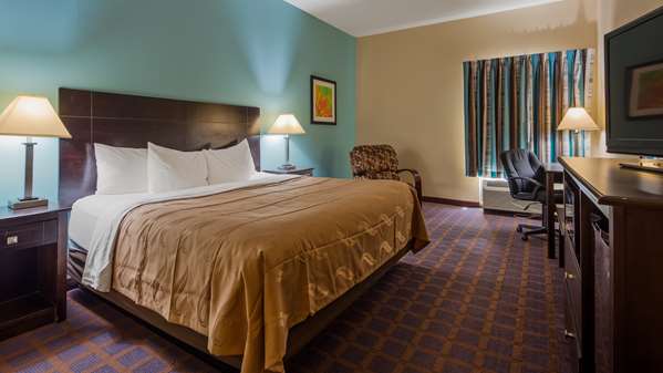  - SureStay Plus Hotel by Best Western Blue Springs - I-70, Exit 20