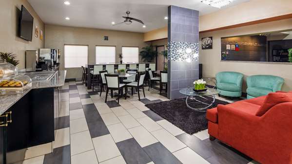  - SureStay Plus Hotel by Best Western Blue Springs - I-70, Exit 20
