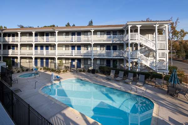 Pool - SureStay Hotel by Best Western Fairfield Napa Valley