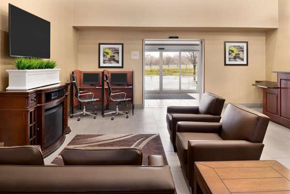  - Hawthorn Suites by Wyndham Oak Creek - I-41 & I-94, Exit 319