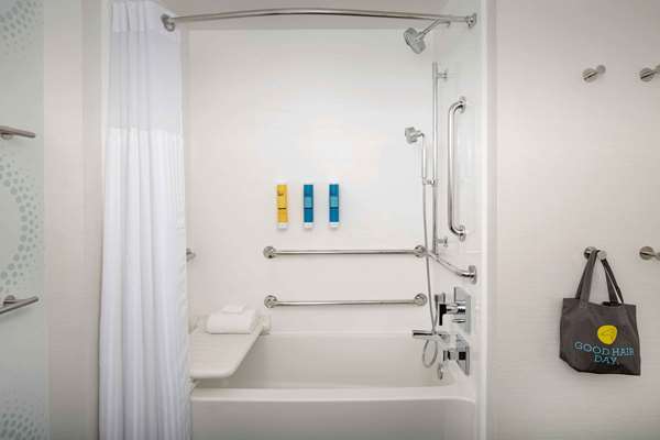  - Tru by Hilton Hotel Downtown Convention Center Nashville