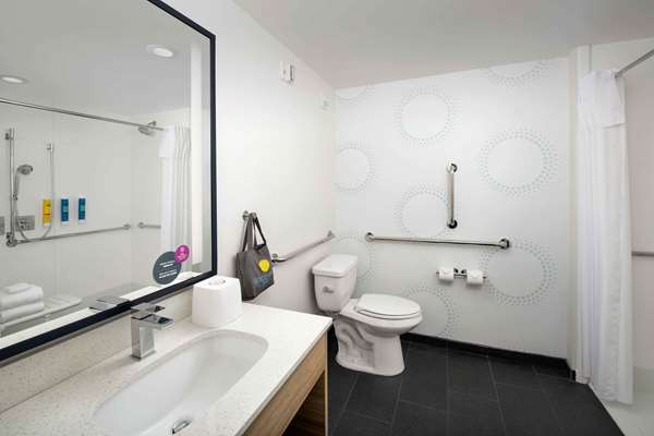  - Tru by Hilton Hotel Downtown Convention Center Nashville