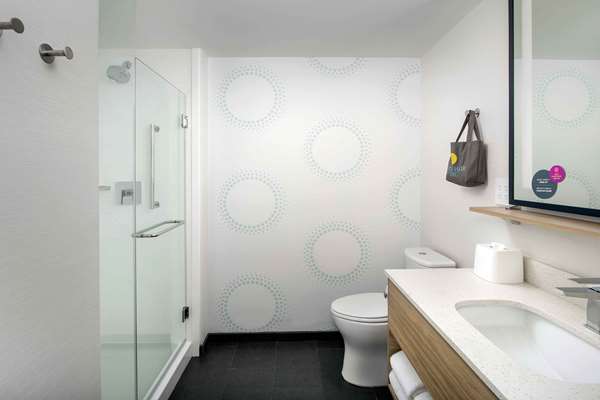  - Tru by Hilton Hotel Downtown Convention Center Nashville