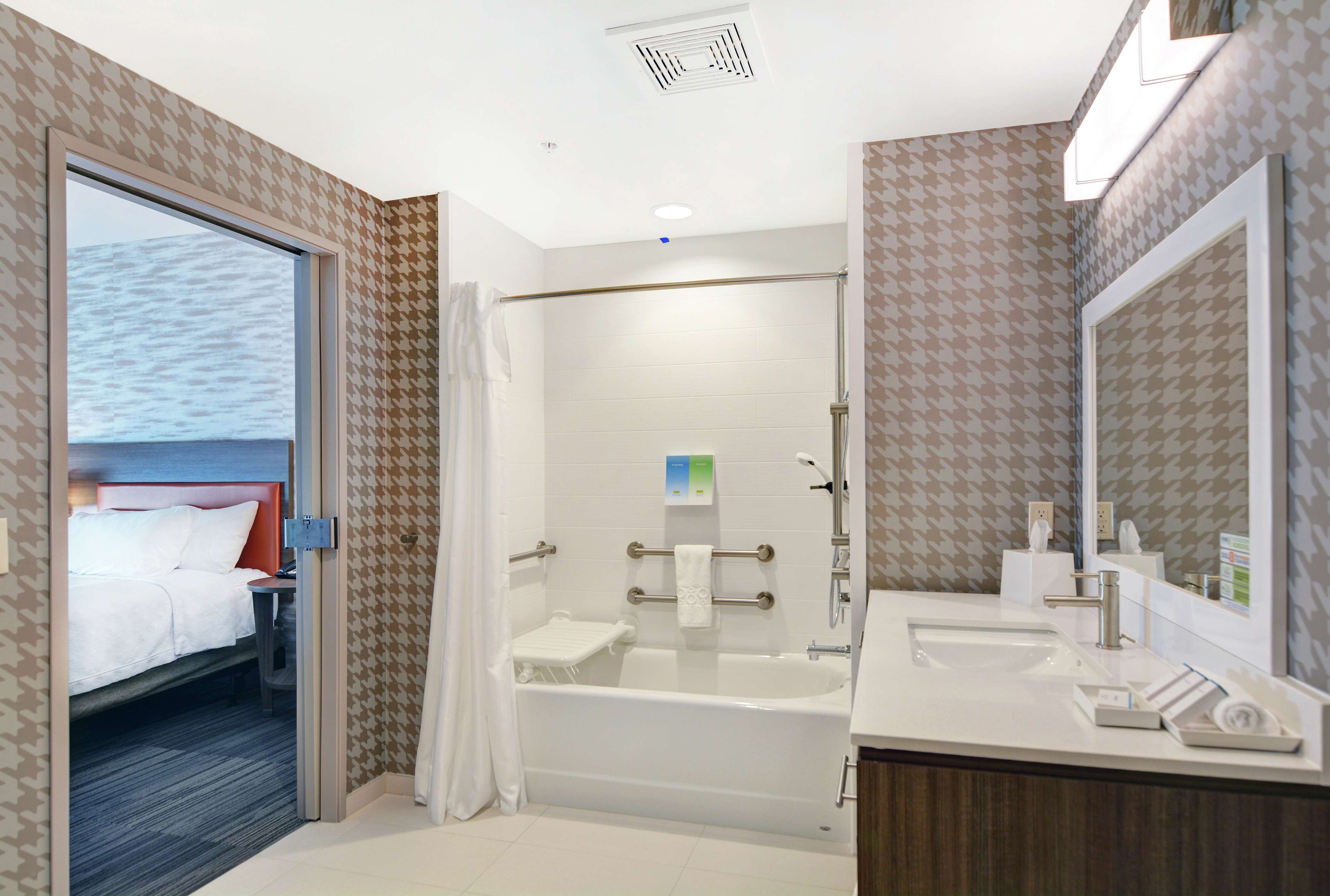 Home2 Suites by Hilton Grand Junction Northwest Room Type - 2QN MOB HR ACC TUB STUDIO