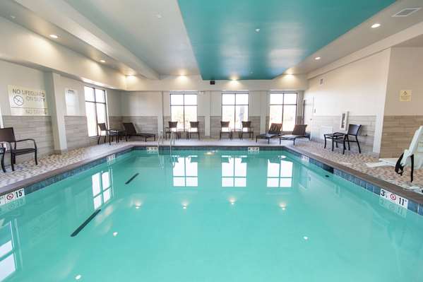 Pool - Hampton Inn Mustang