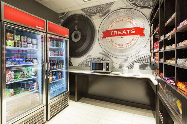 Restaurant - Hampton Inn Mustang