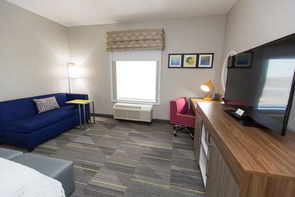  - Hampton Inn Mustang