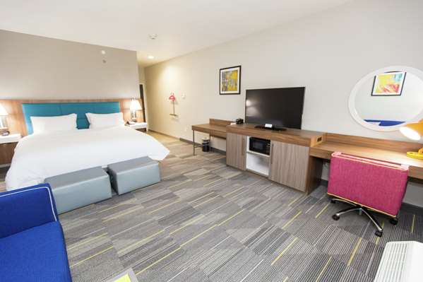  - Hampton Inn Mustang