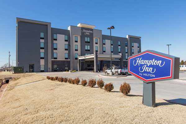 Exterior view - Hampton Inn Mustang