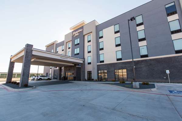 Exterior view - Hampton Inn Mustang
