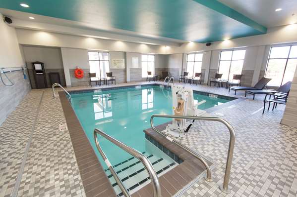 Pool - Hampton Inn Mustang