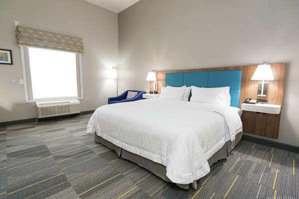  - Hampton Inn Mustang